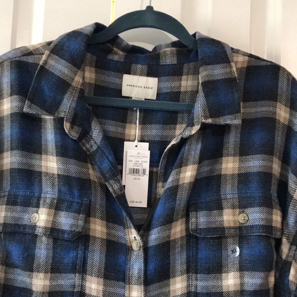 AEO- Plaid button down - Picture 2 of 14